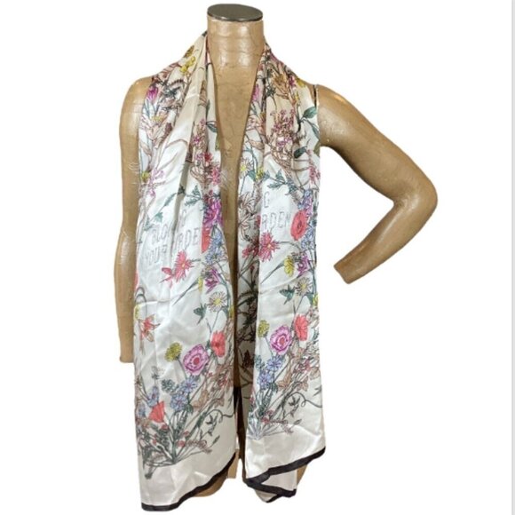 Gucci Silk Scarf "Blooming In Your Garden" Rectangular Scarf Item #143X - Picture 4 of 15
